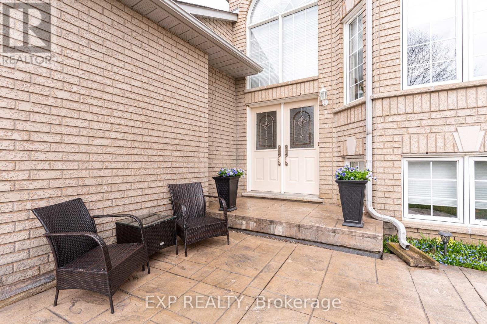 13 Blueberry Hill Court, Caledon, Ontario  L7E 1S3 - Photo 3 - W13021882