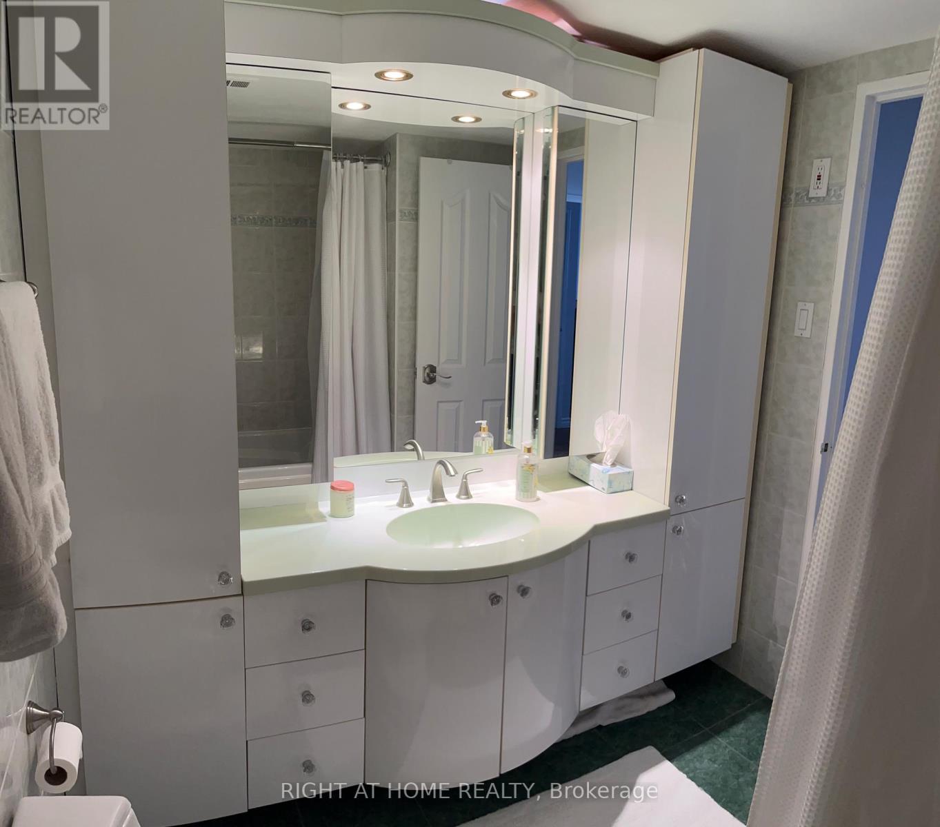 1102 - 45 Southport Street, Toronto, Ontario  M6S 3N5 - Photo 19 - W13152852