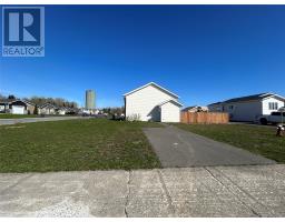14 Andrews Crescent