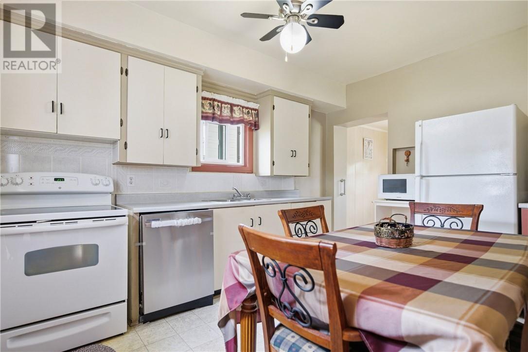 33 Third Avenue, Coniston, Ontario  P0M 1M0 - Photo 2 - 2128055