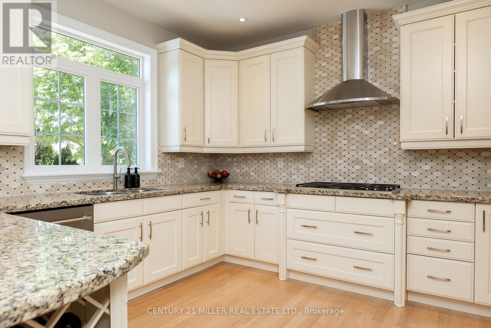 3122 Saddleworth Crescent, Oakville, Ontario  L6M 0A8 - Photo 9 - W13169774