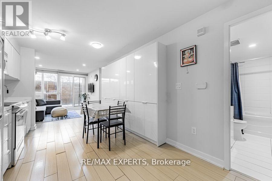 226 - 10 Capreol Court, Toronto, Ontario  M5V 4B3 - Photo 11 - C13173458