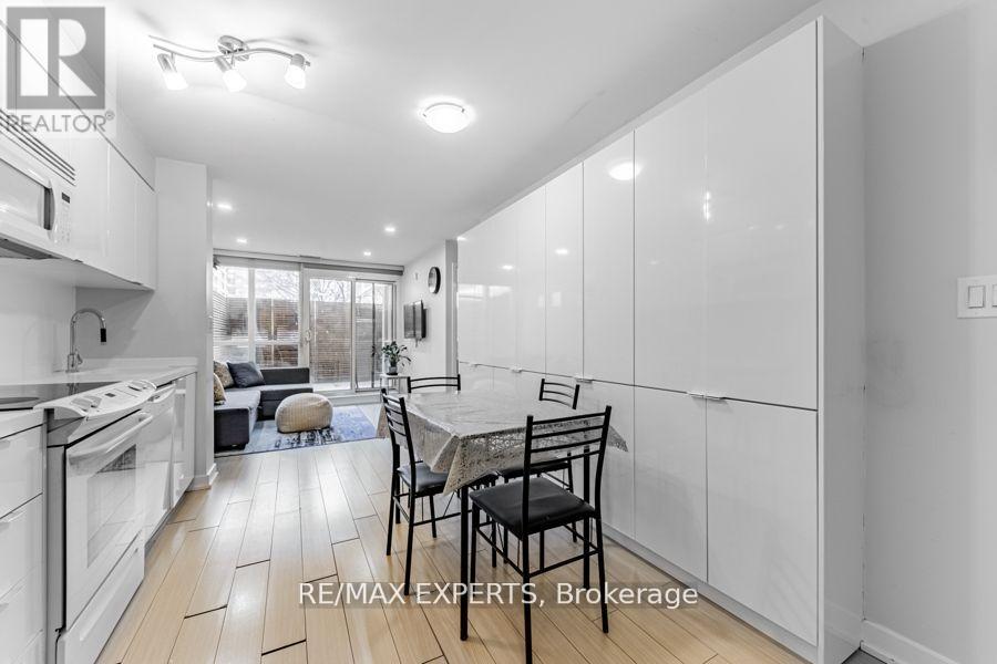 226 - 10 Capreol Court, Toronto, Ontario  M5V 4B3 - Photo 12 - C13173458
