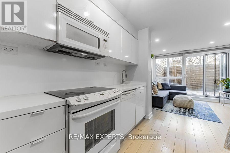 226 - 10 Capreol Court, Toronto, Ontario  M5V 4B3 - Photo 6 - C13173458