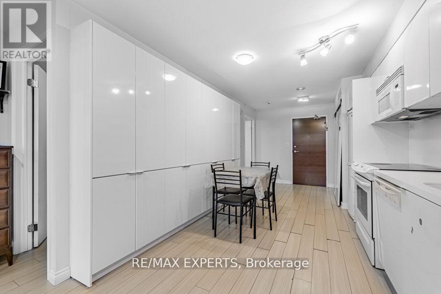 226 - 10 Capreol Court, Toronto, Ontario  M5V 4B3 - Photo 8 - C13173458