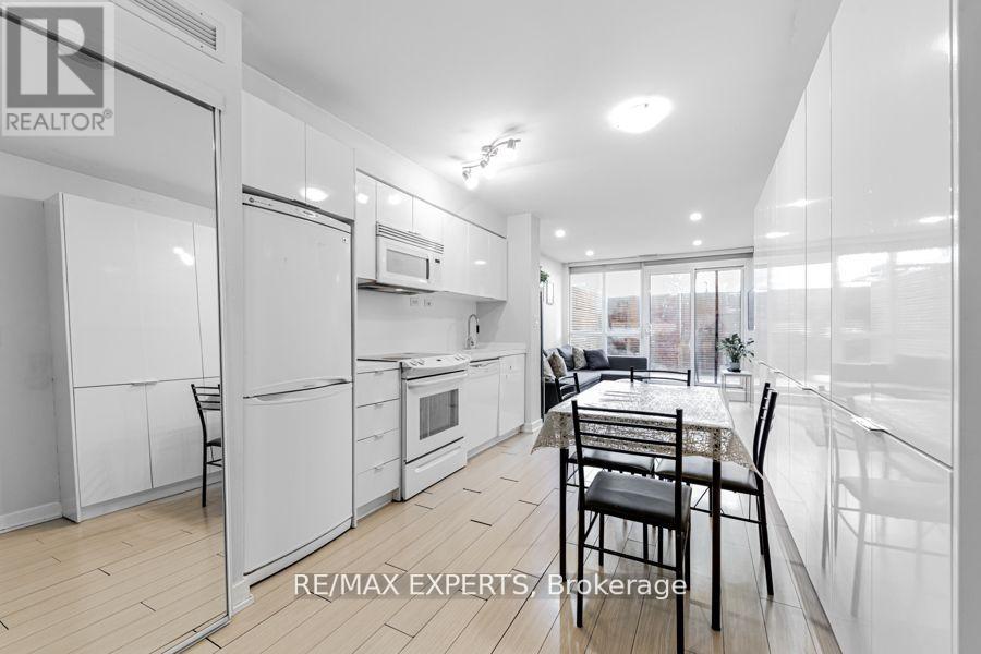 226 - 10 Capreol Court, Toronto, Ontario  M5V 4B3 - Photo 9 - C13173458