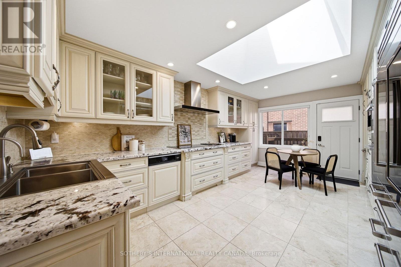 122 Cassandra Boulevard, Toronto, Ontario  M3A 1S9 - Photo 13 - C13173464