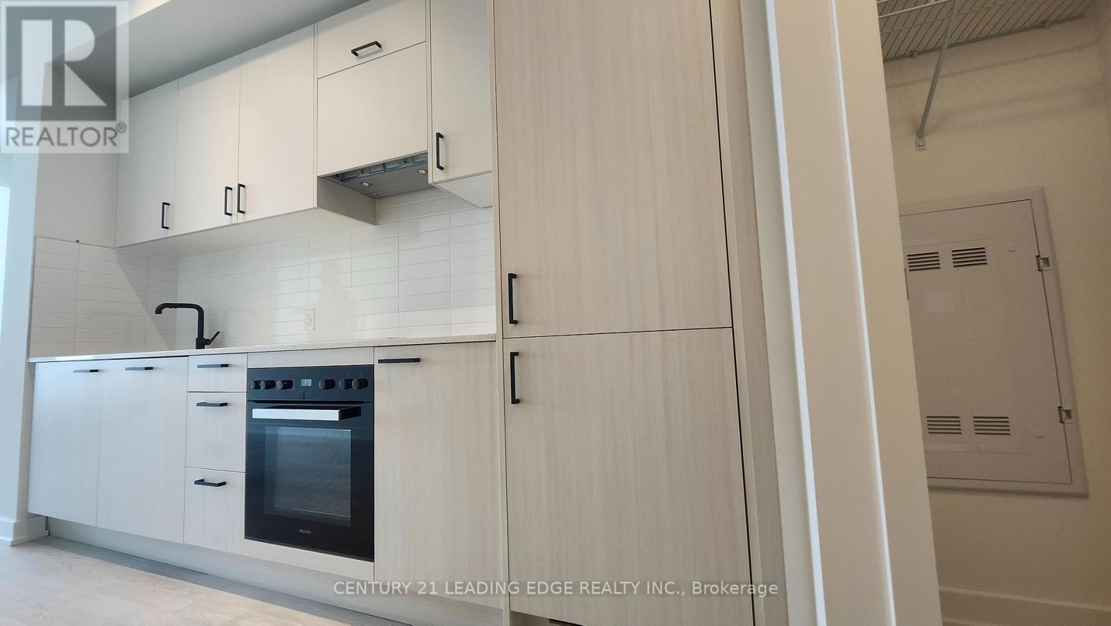 2808 - 5 Quarrington Lane, Toronto, Ontario  M3C 1H7 - Photo 3 - C13173470
