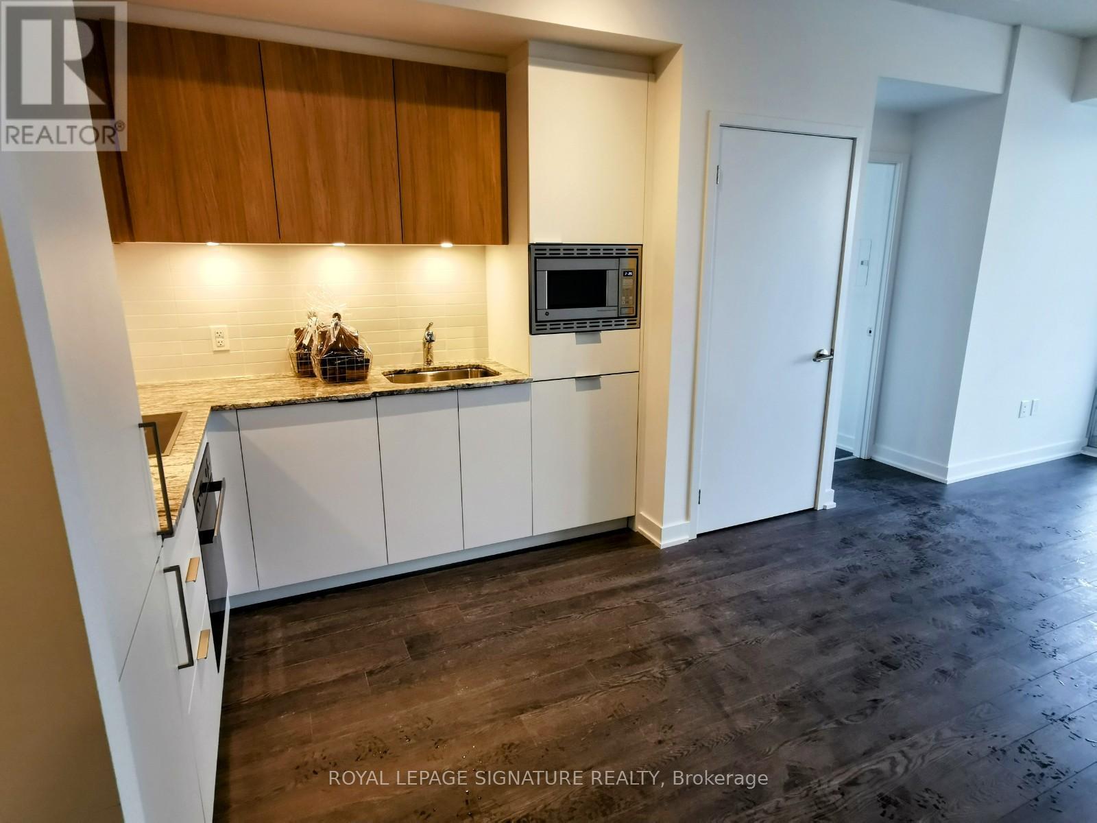 729 - 20 O'neill Road, Toronto, Ontario  M3C 0R2 - Photo 4 - C13173536