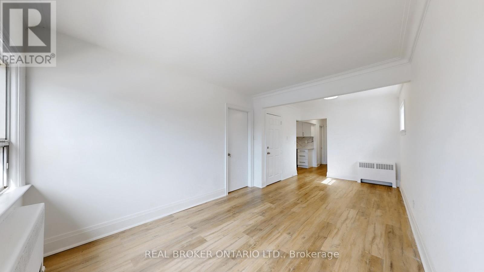 451 Donlands Avenue, Toronto, Ontario  M4J 3S4 - Photo 21 - E13173446
