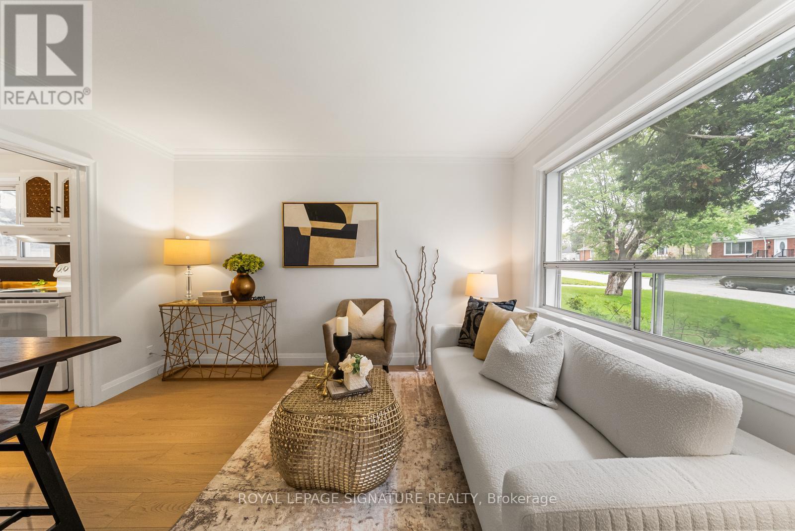 55 Boem Avenue, Toronto, Ontario  M1R 3T4 - Photo 4 - E13173482