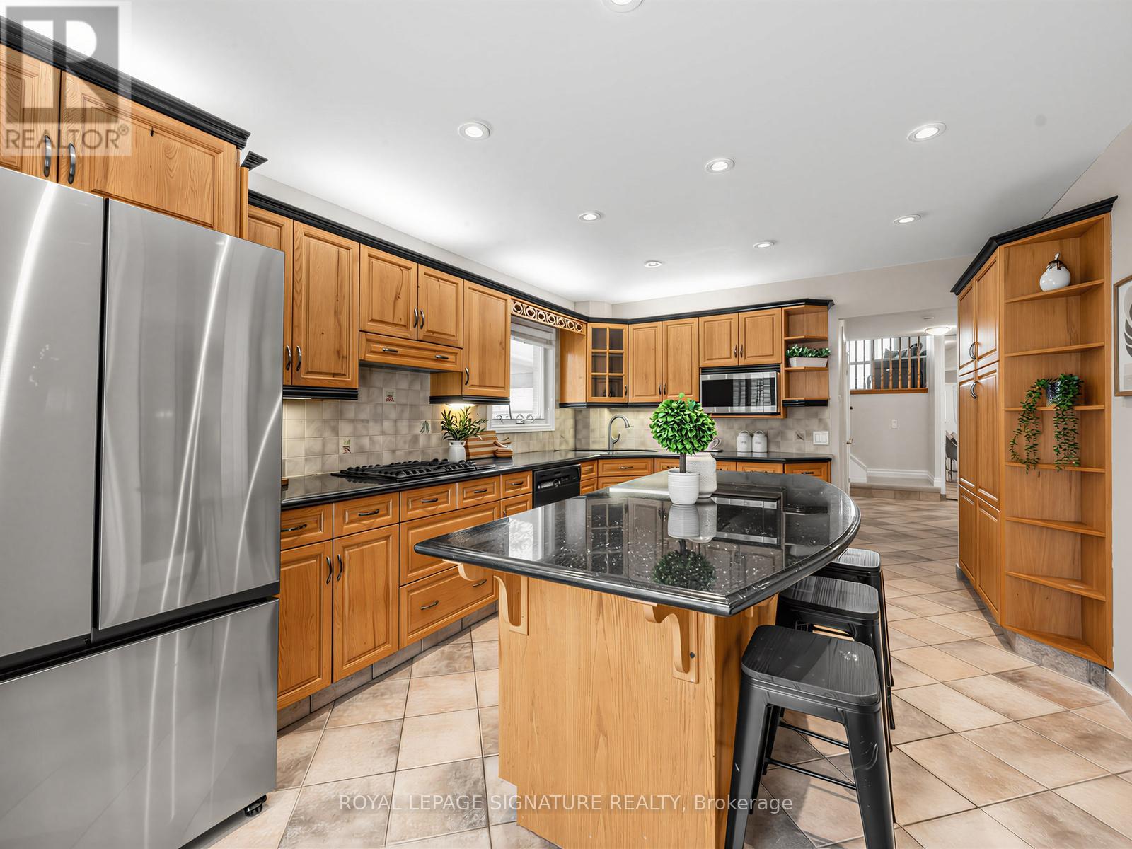16 Ventris Drive, Ajax, Ontario  L1T 1T9 - Photo 14 - E13173598