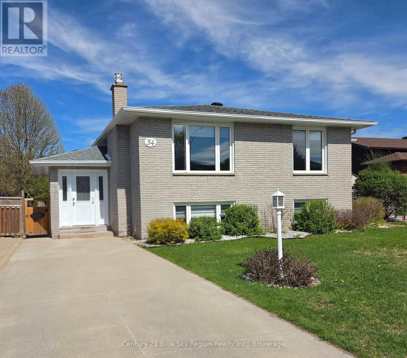 54 Harris Drive, North Bay, Ontario  P1A 3Z2 - Photo 1 - X13173582