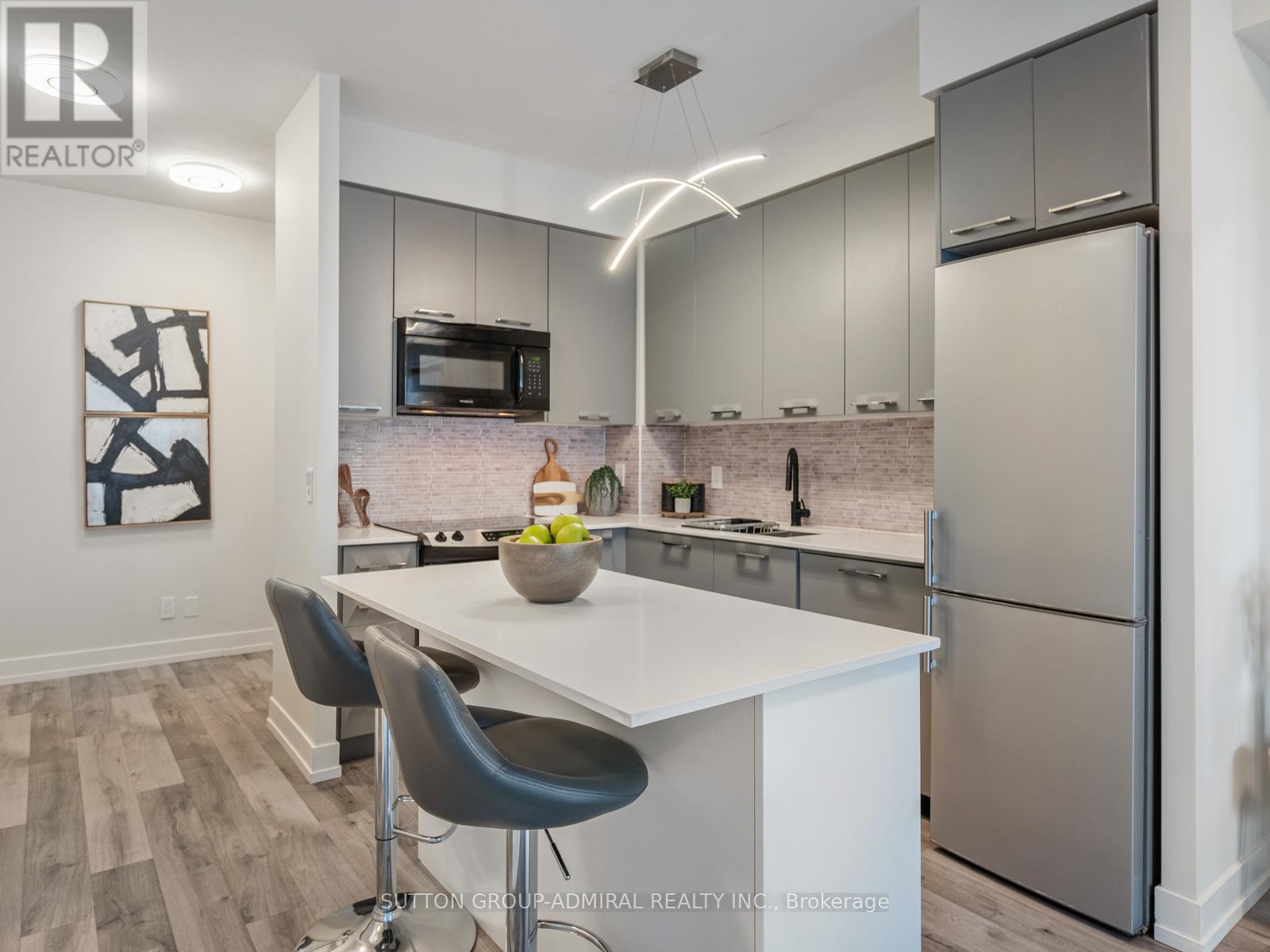 813 - 9471 Yonge Street, Richmond Hill, Ontario  L4C 0Z5 - Photo 3 - N13173452