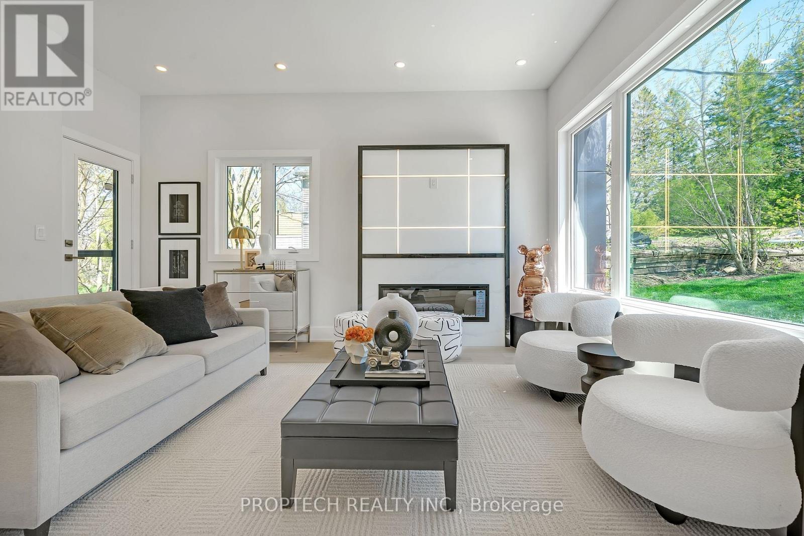 6030 Hillsdale Drive, Whitchurch-Stouffville, Ontario  L4A 3B8 - Photo 4 - N13173526