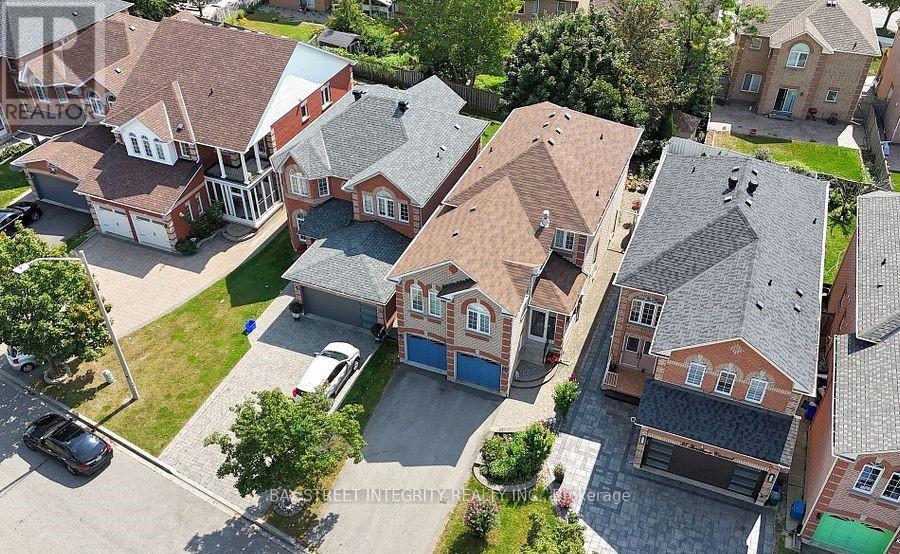 MAIN 37 SANDHAM CRESCENT, Markham, Ontario