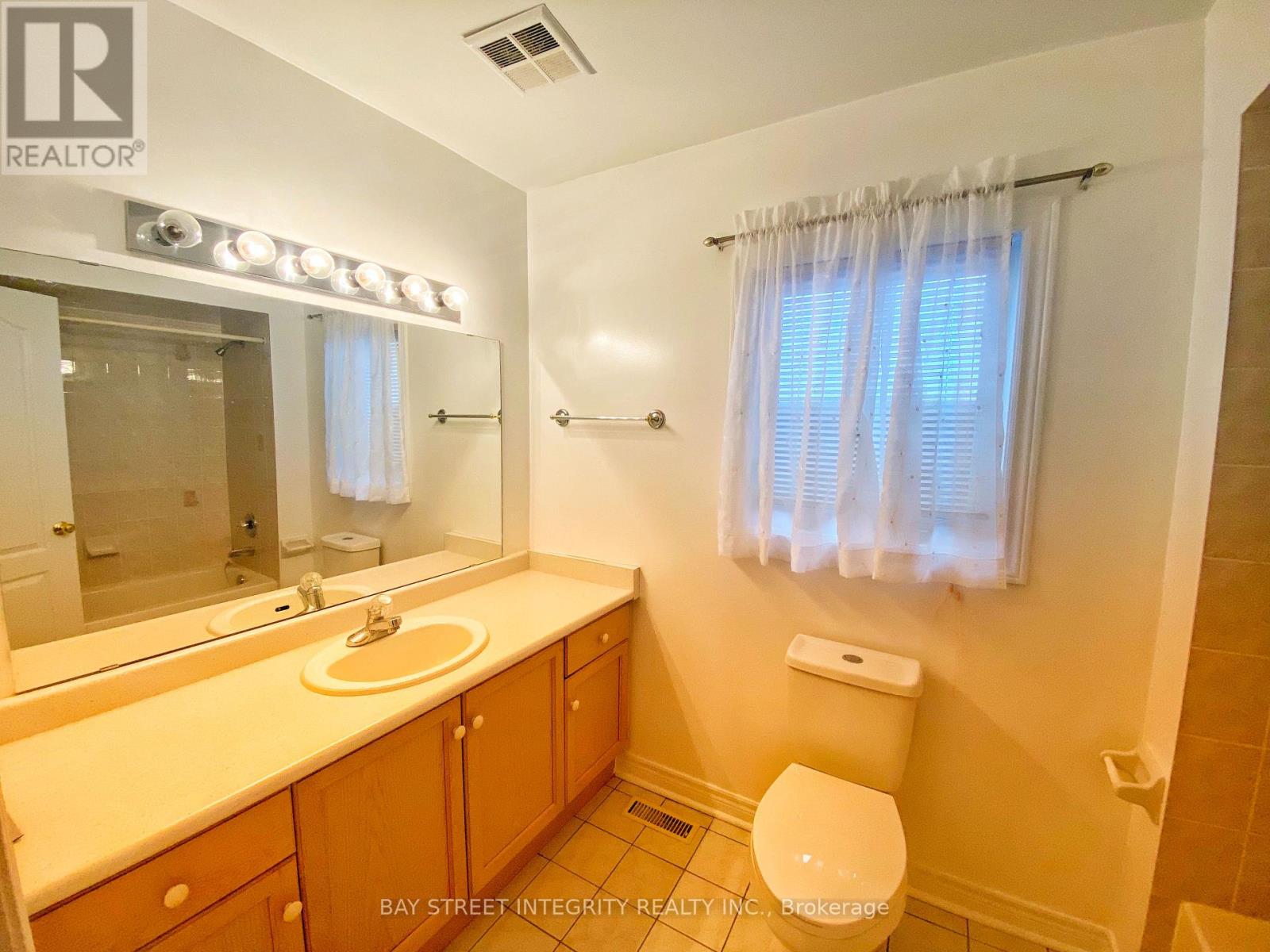 Main 37 Sandham Crescent, Markham, Ontario  L3S 4J7 - Photo 12 - N13173562