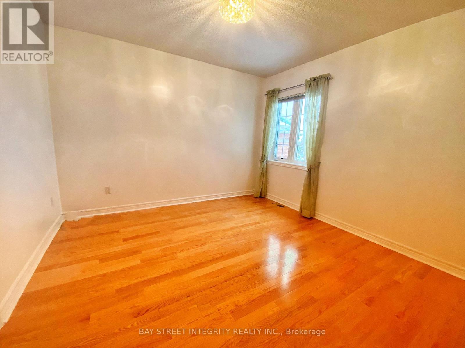 Main 37 Sandham Crescent, Markham, Ontario  L3S 4J7 - Photo 13 - N13173562