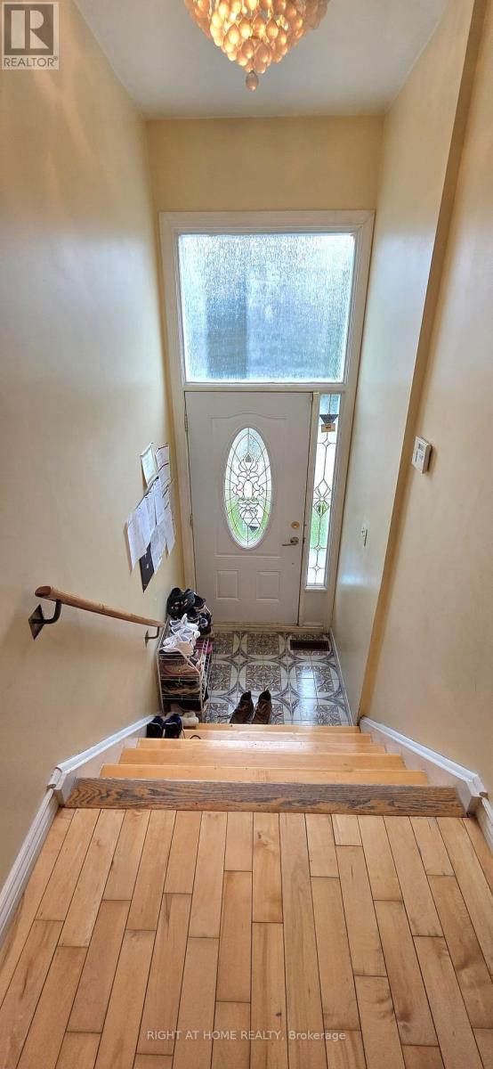 459 Archdekin Drive, Brampton, Ontario  L6V 3G3 - Photo 2 - W13173474