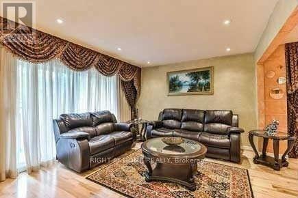 459 Archdekin Drive, Brampton, Ontario  L6V 3G3 - Photo 4 - W13173474