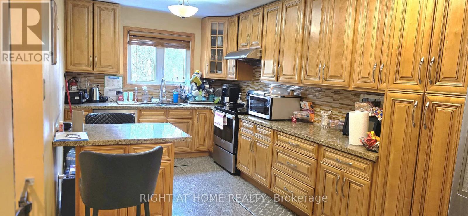 459 Archdekin Drive, Brampton, Ontario  L6V 3G3 - Photo 6 - W13173474