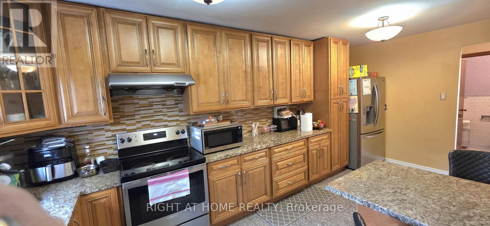 459 Archdekin Drive, Brampton, Ontario  L6V 3G3 - Photo 7 - W13173474