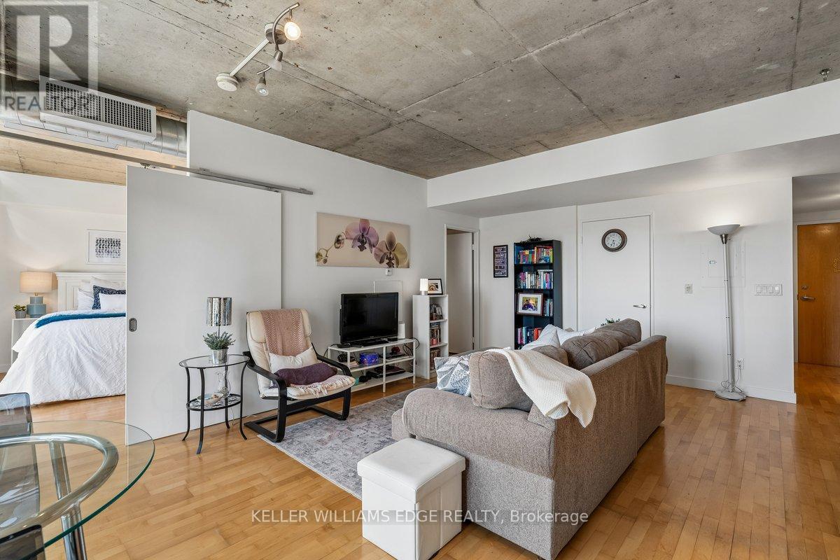 612 - 1375 Dupont Street, Toronto, Ontario  M6H 4J8 - Photo 5 - W13173512