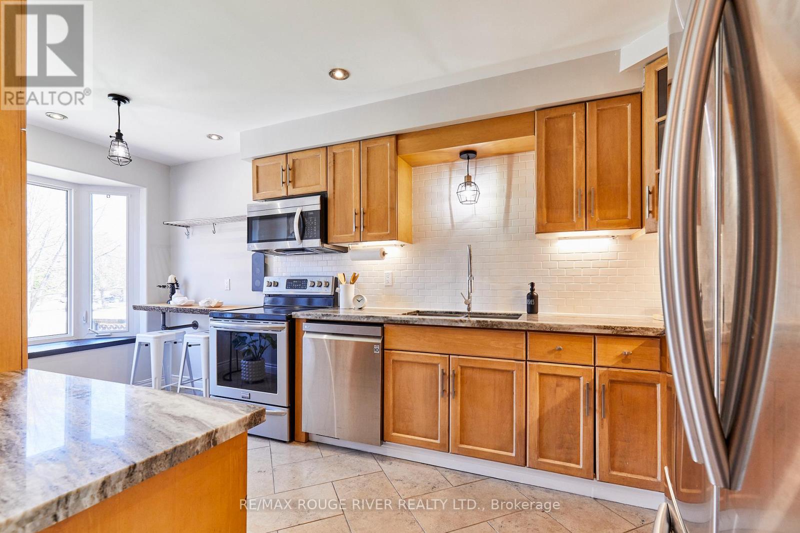 31 Champine Square, Clarington, Ontario  L1C 4W1 - Photo 8 - E13158216