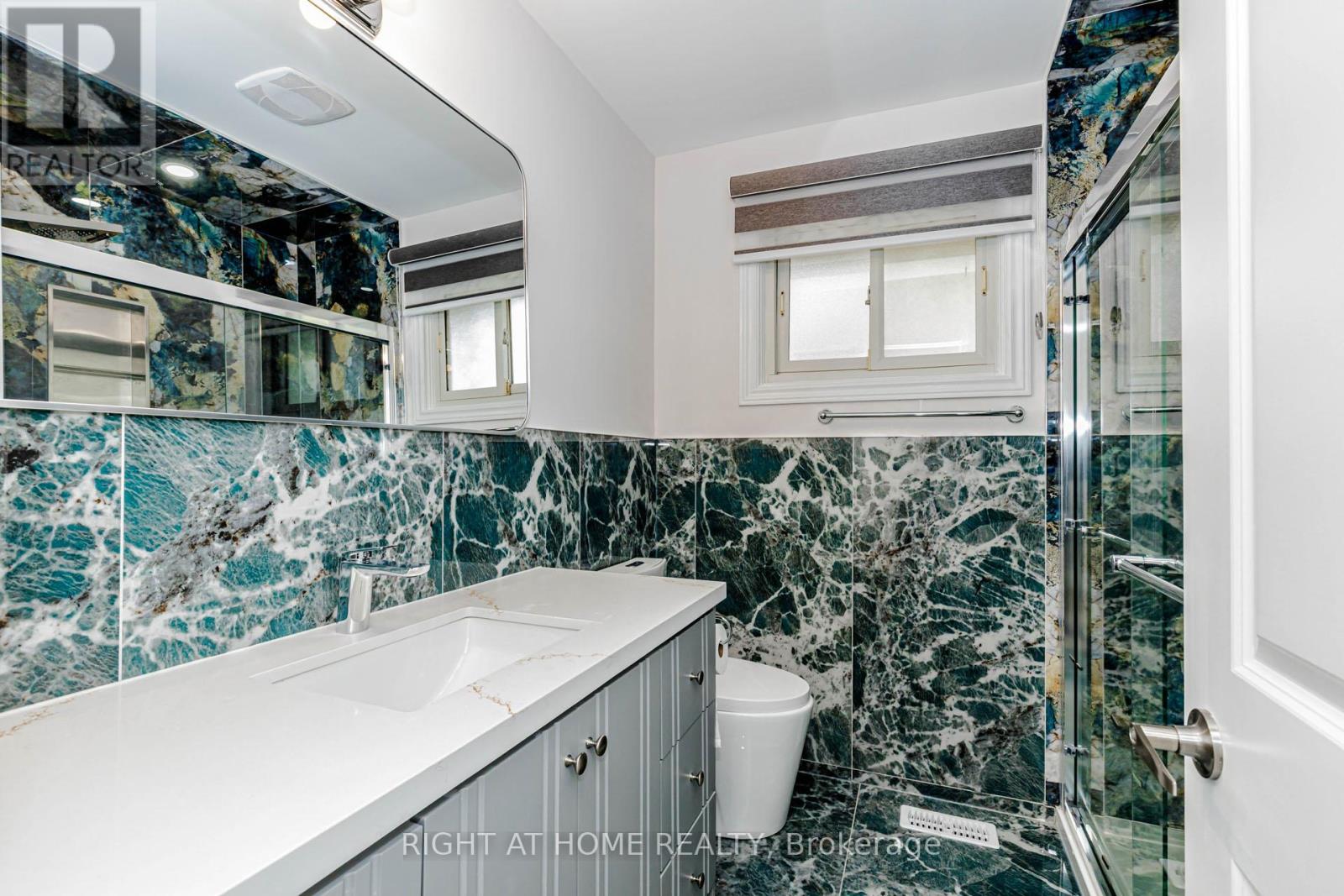 5154 New Street, Burlington, Ontario  L7L 1V4 - Photo 15 - W13152330