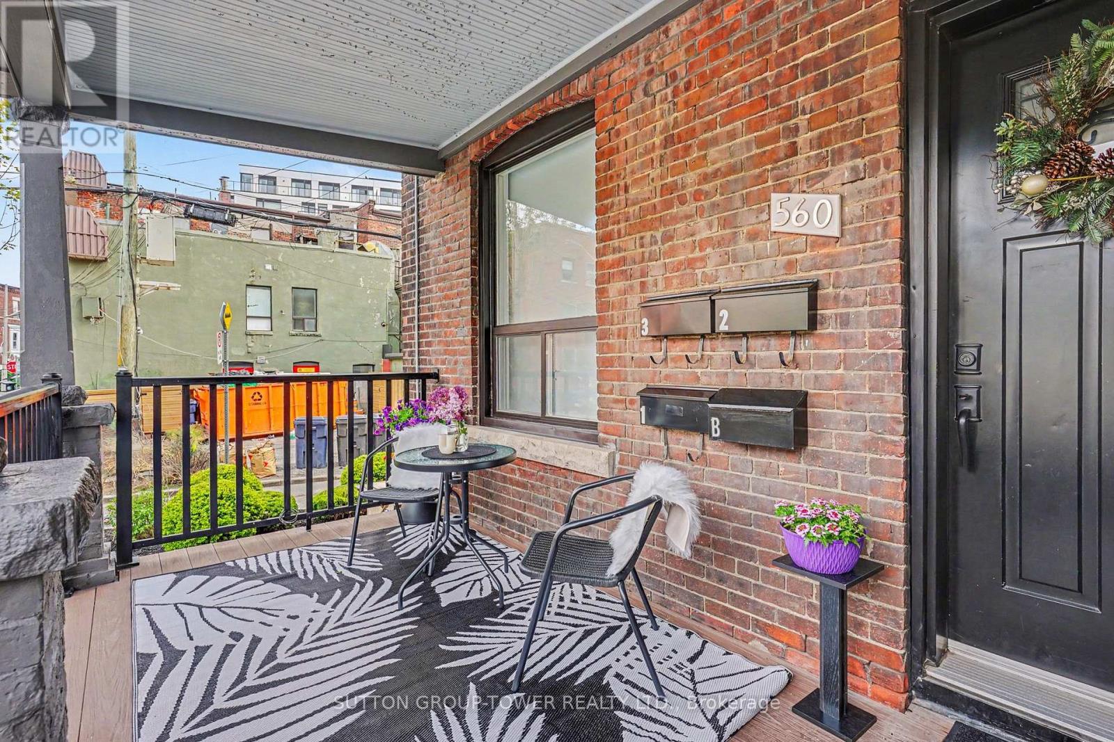 560 Indian Grove, Toronto, Ontario  M6P 2J4 - Photo 6 - W13171844