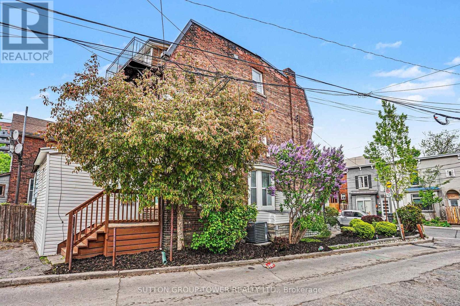 560 Indian Grove, Toronto, Ontario  M6P 2J4 - Photo 21 - W13171844