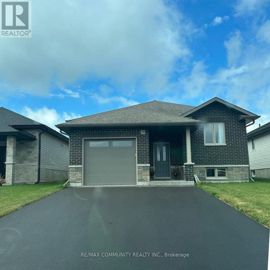 32 CATTAIL CRESCENT, Quinte West, Ontario