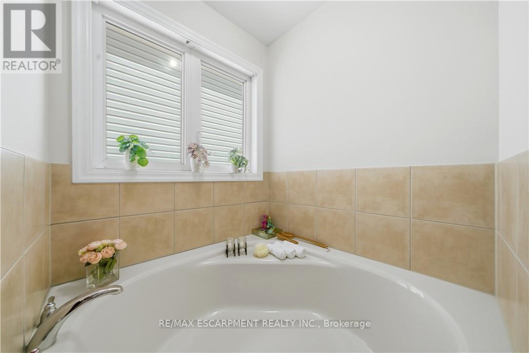 148 Montreal Circle, Hamilton, Ontario  L8E 0C8 - Photo 31 - X13173558