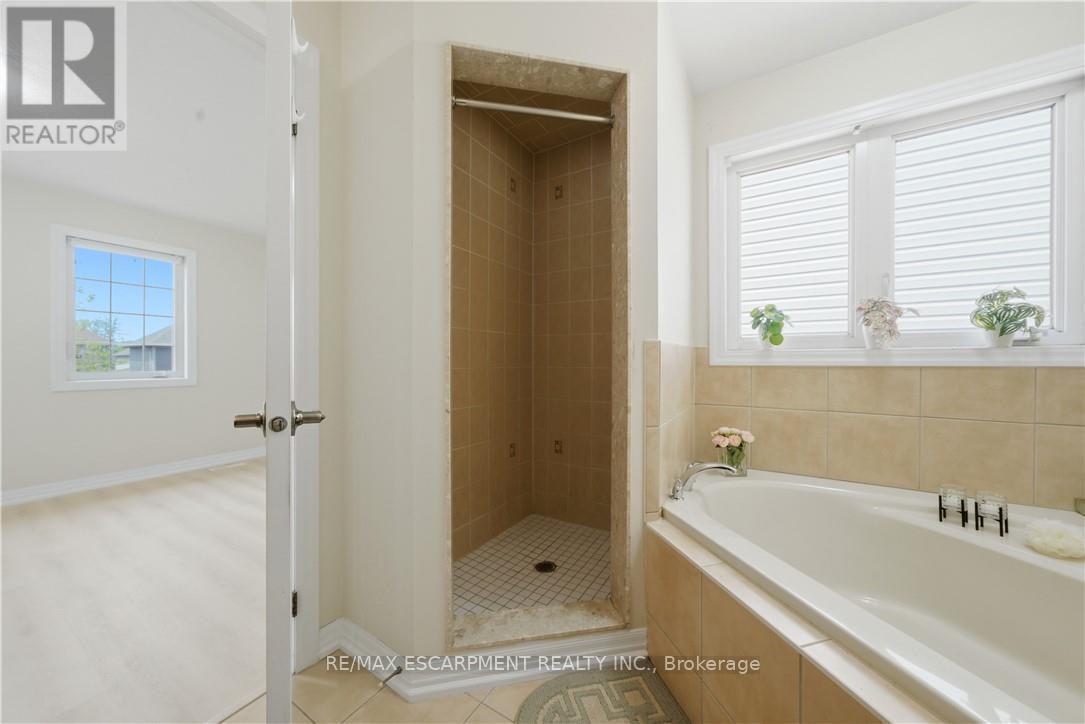 148 Montreal Circle, Hamilton, Ontario  L8E 0C8 - Photo 32 - X13173558