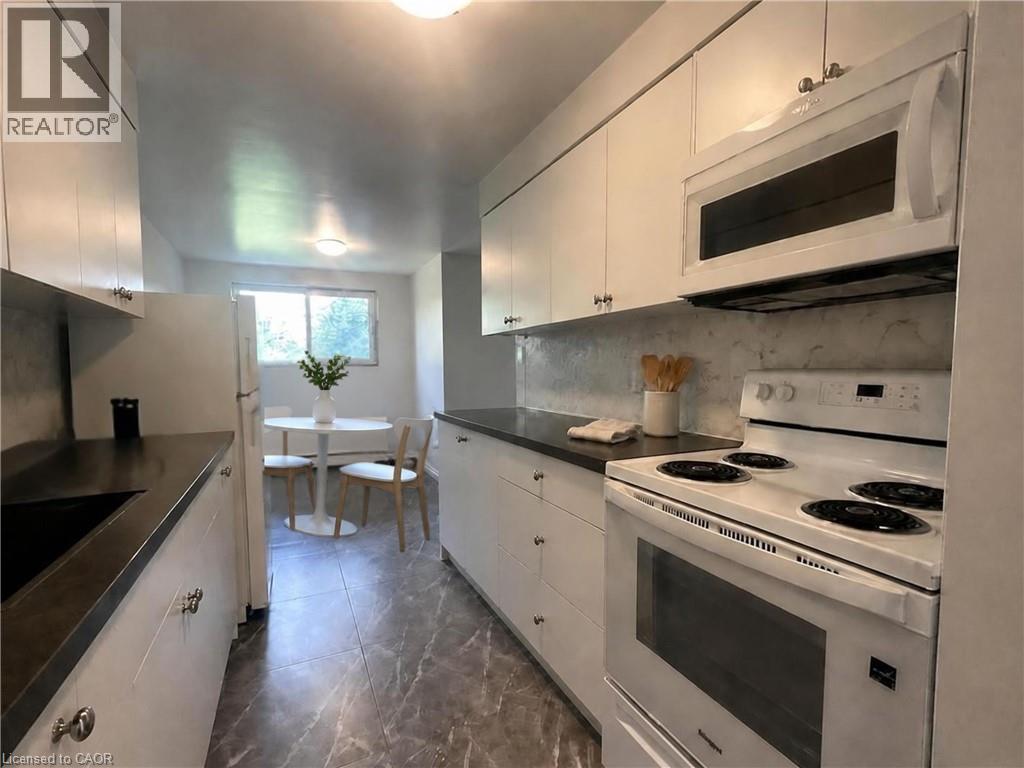 15 Mowat Boulevard Unit# 13, Kitchener, Ontario  N2E 1J1 - Photo 4 - 40833115