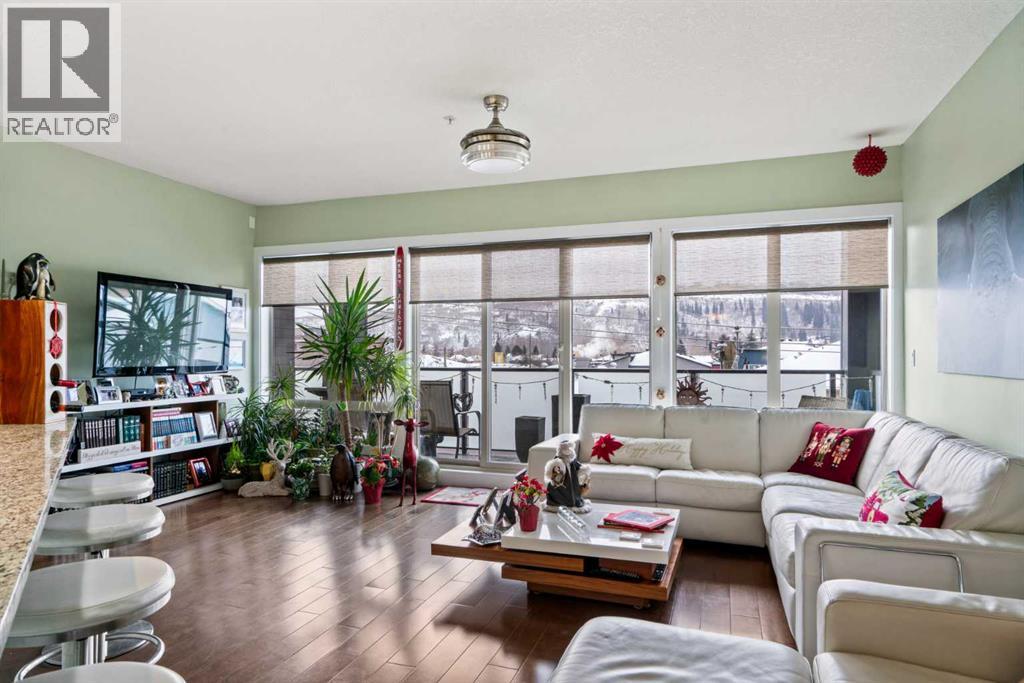313, 1899 45 Street NW, Calgary, Alberta  T3B 4S3 - Photo 2 - A2274437
