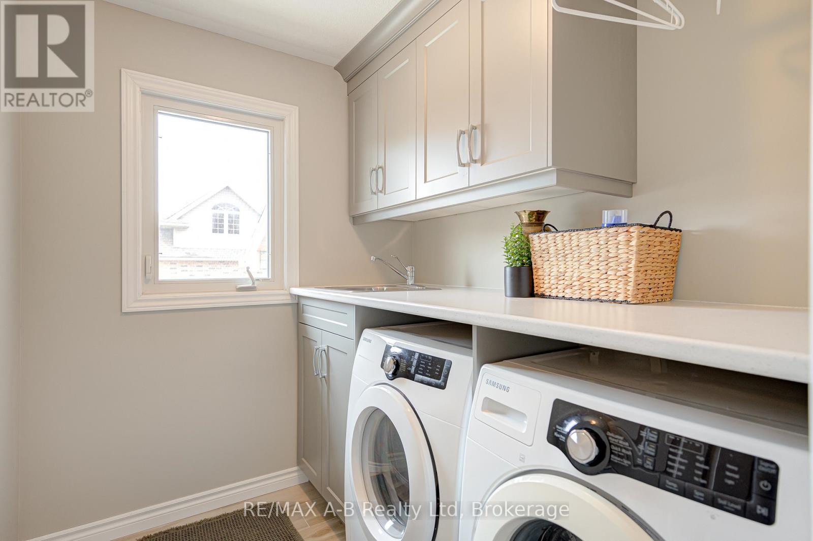 194 Station Road, Perth South, Ontario  N0K 1X0 - Photo 17 - X12913164