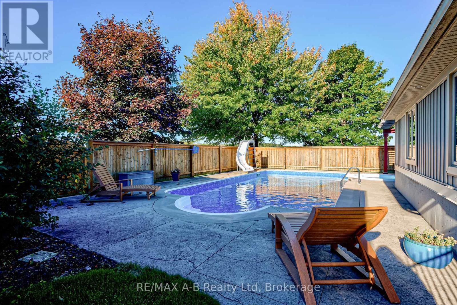 194 Station Road, Perth South, Ontario  N0K 1X0 - Photo 41 - X12913164