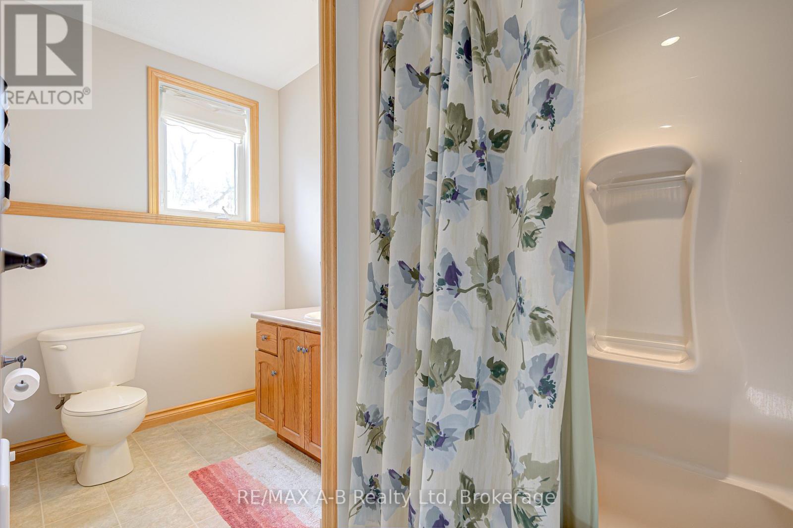 194 Station Road, Perth South, Ontario  N0K 1X0 - Photo 37 - X12913164