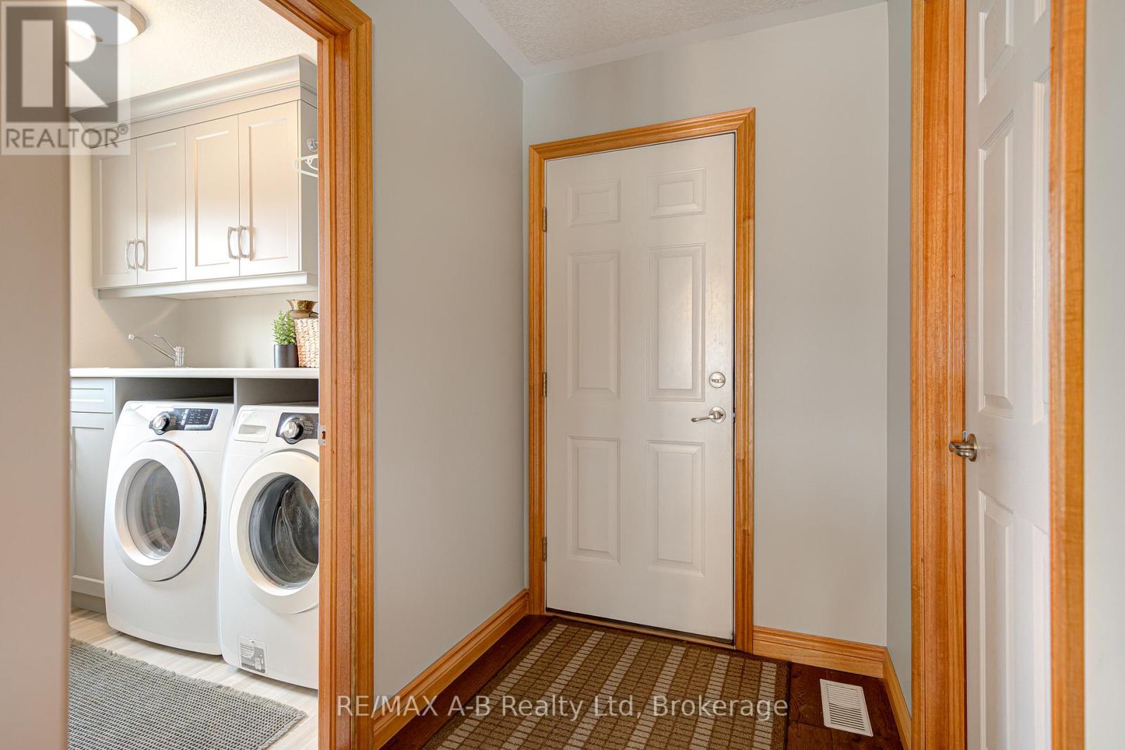194 Station Road, Perth South, Ontario  N0K 1X0 - Photo 16 - X12913164
