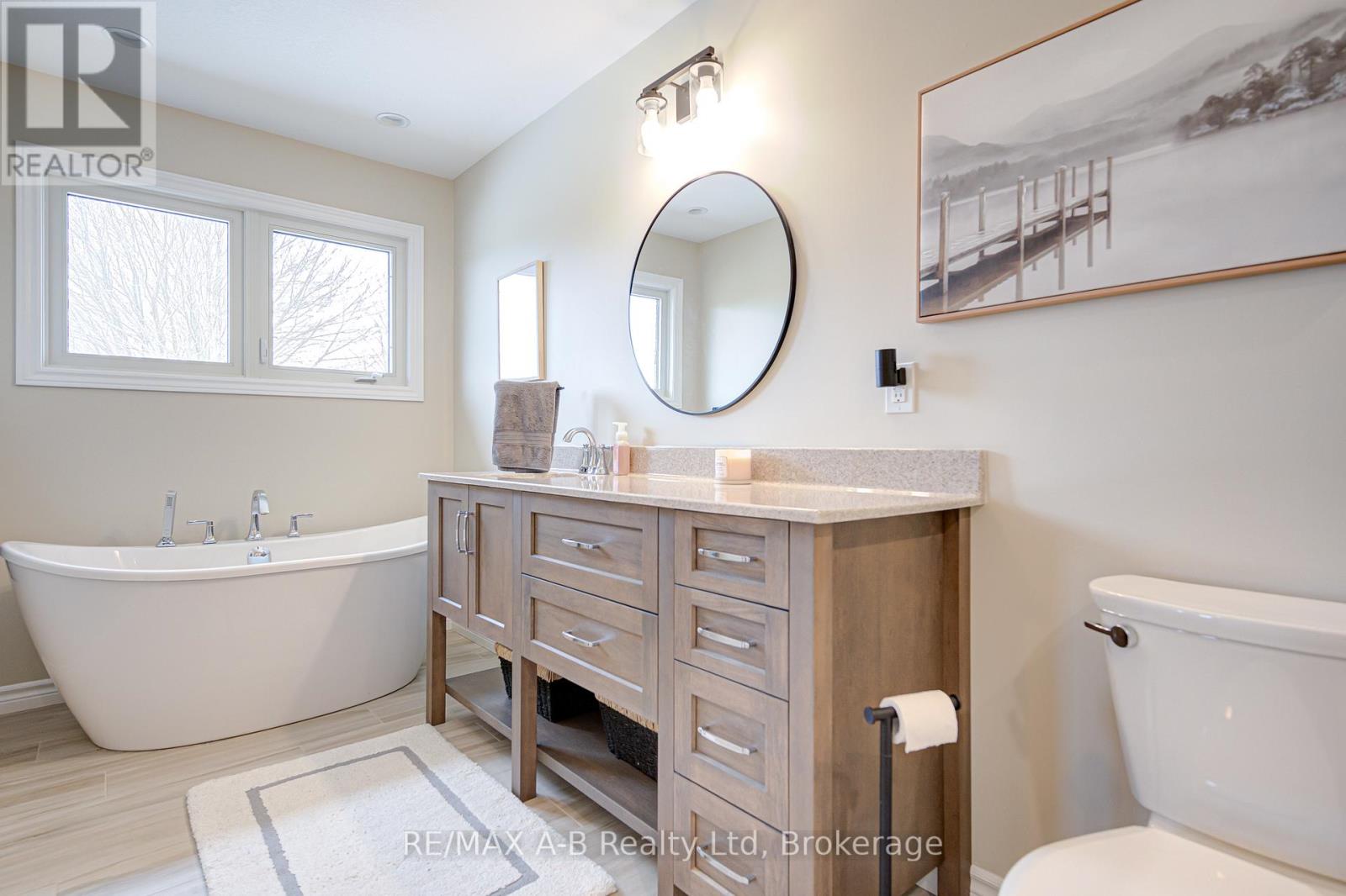 194 Station Road, Perth South, Ontario  N0K 1X0 - Photo 20 - X12913164