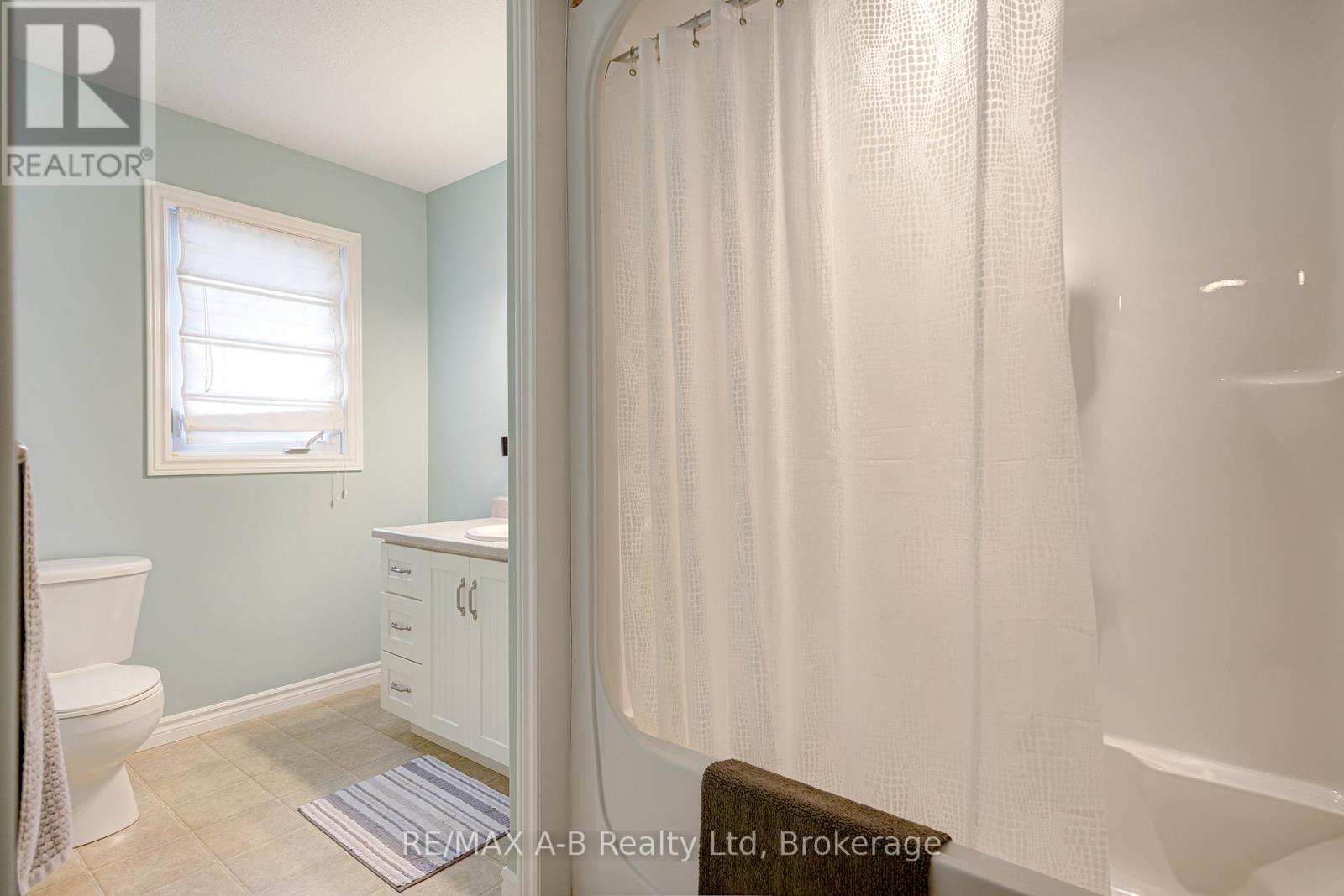 194 Station Road, Perth South, Ontario  N0K 1X0 - Photo 27 - X12913164