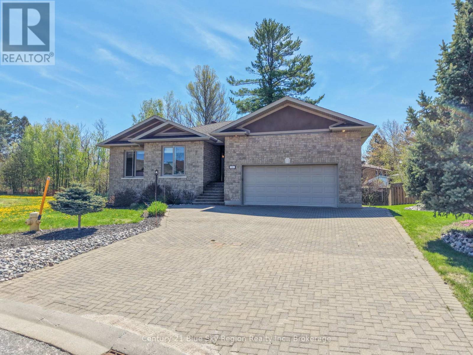 10 Linden Lane, North Bay, Ontario  P1B 0A1 - Photo 1 - X13173762