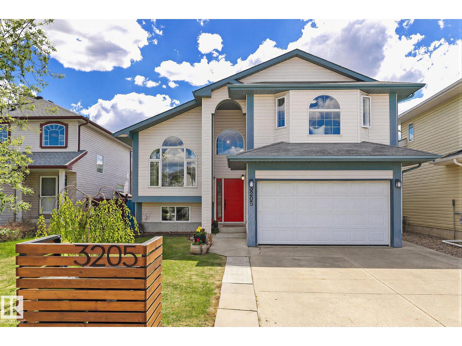 3205 41A AV NW, Edmonton, Alberta
