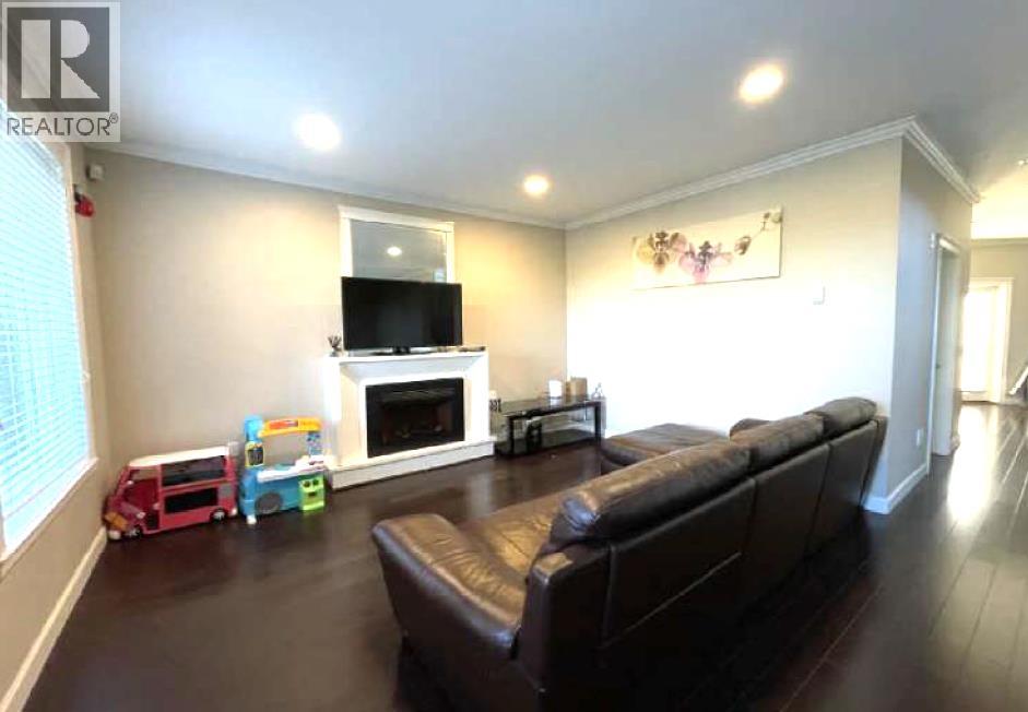 4675 Buxton Court, Burnaby, British Columbia  V5H 1J1 - Photo 1 - R3127827