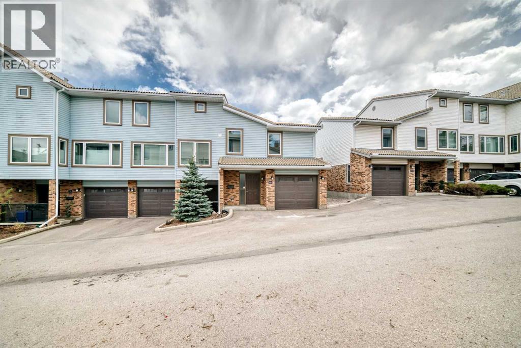80 Coachway Gardens Sw, Calgary, Alberta T3J 2V9 - Photo 1 - A2309836