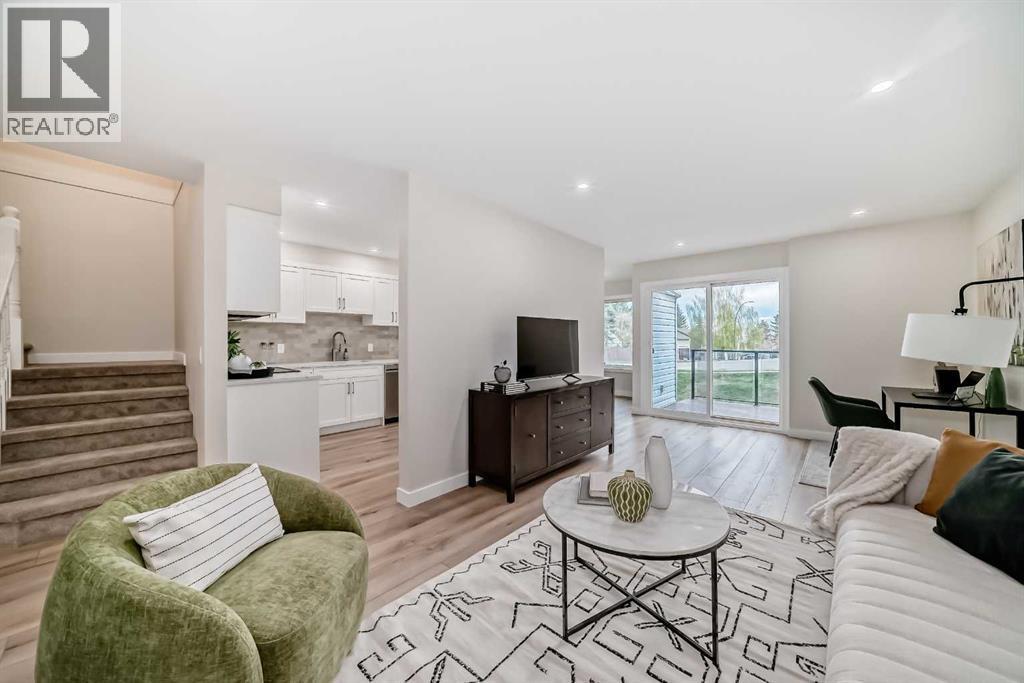 80 Coachway Gardens Sw, Calgary, Alberta T3J 2V9 - Photo 7 - A2309836