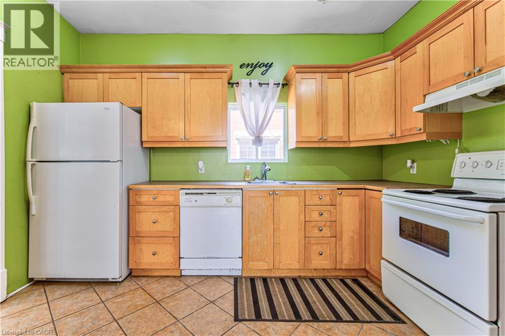 22 Herlan Avenue, Kitchener, Ontario  N2G 4K3 - Photo 10 - 40833510