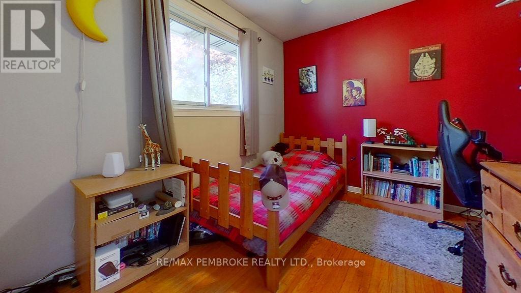 36 Selkirk Street, Petawawa, Ontario  K8H 1P2 - Photo 21 - X13173764