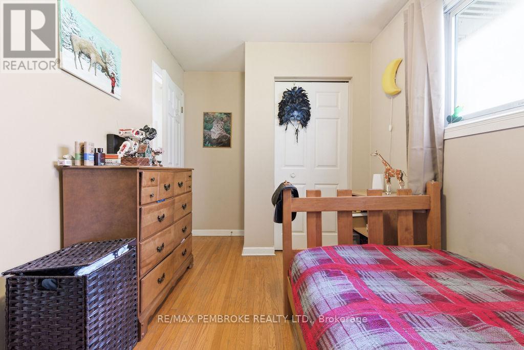 36 Selkirk Street, Petawawa, Ontario  K8H 1P2 - Photo 22 - X13173764